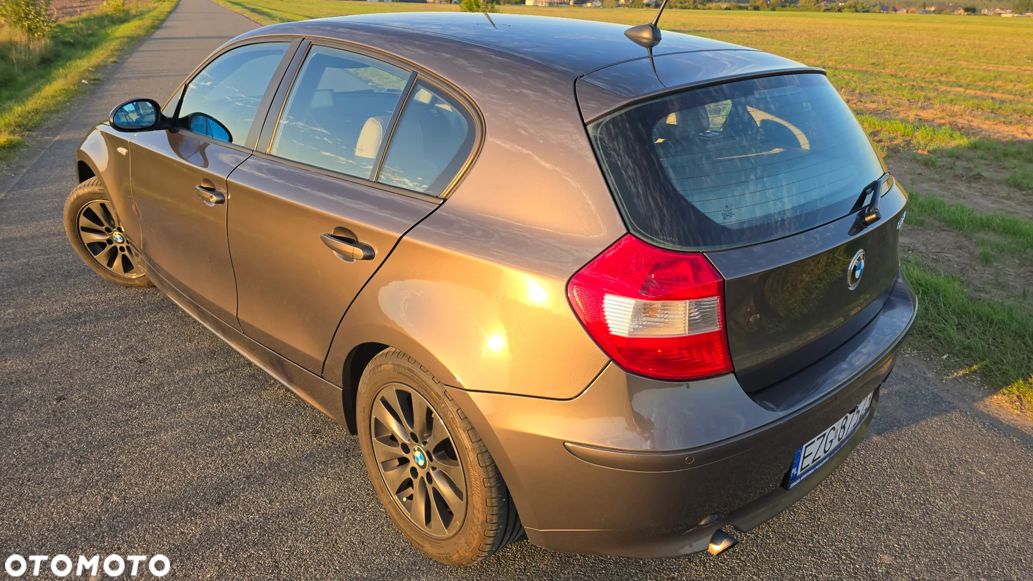 BMW Seria 1 120i - 19