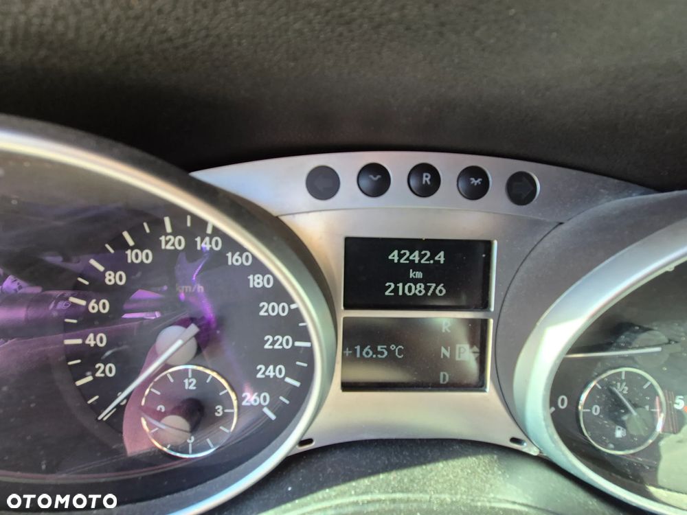 Mercedes-Benz ML 320 CDI 4-Matic - 34