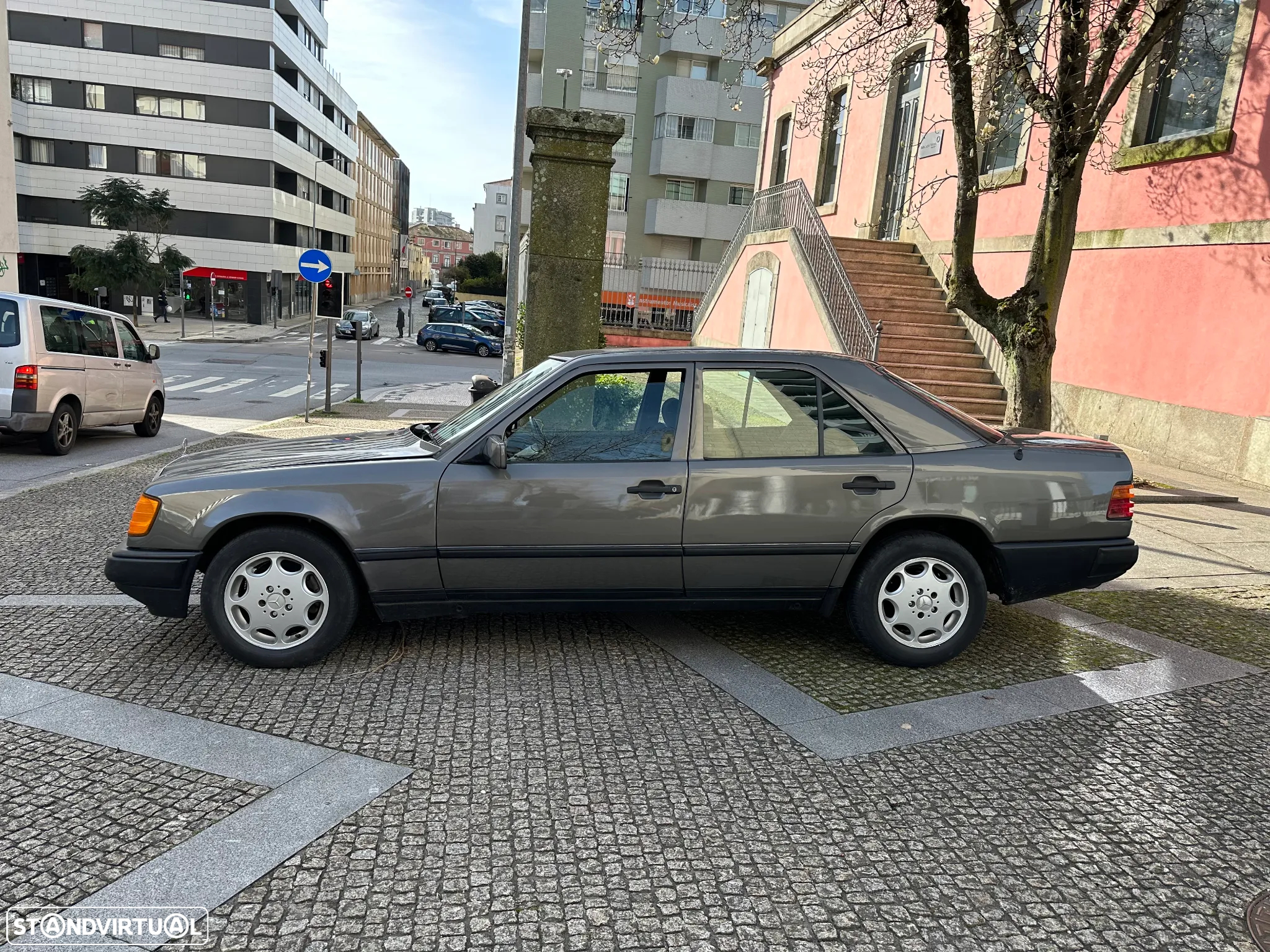 Mercedes-Benz E 230 - 2
