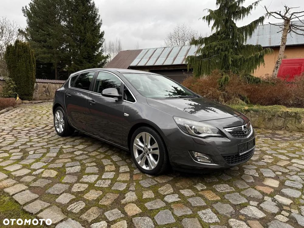 Opel Astra GTC 1.6 Turbo Edition - 2