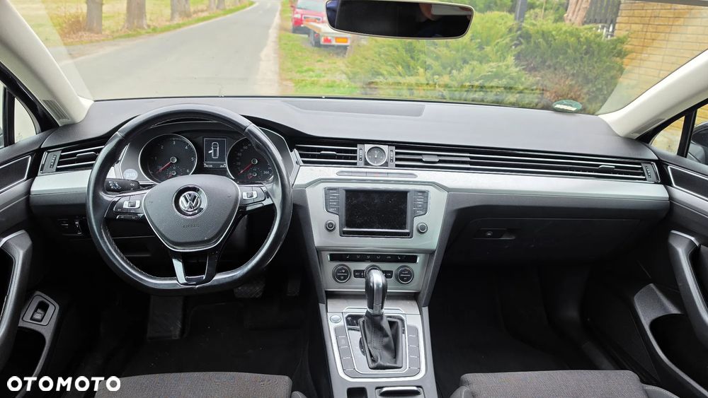 Volkswagen Passat - 15