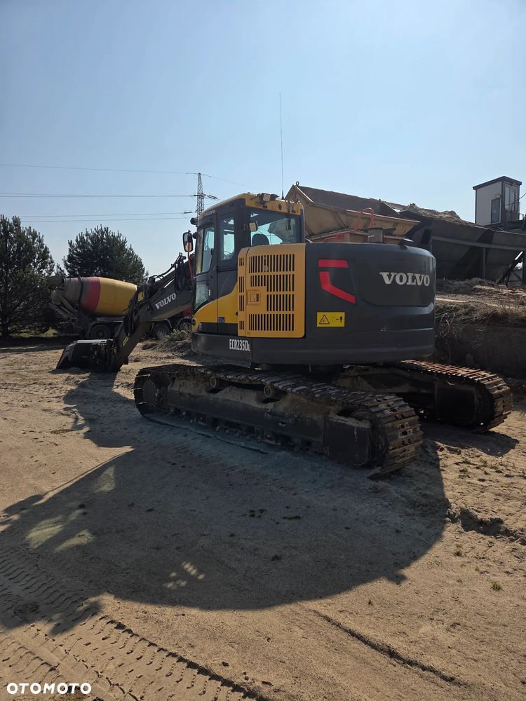 Volvo ECR235 - 2