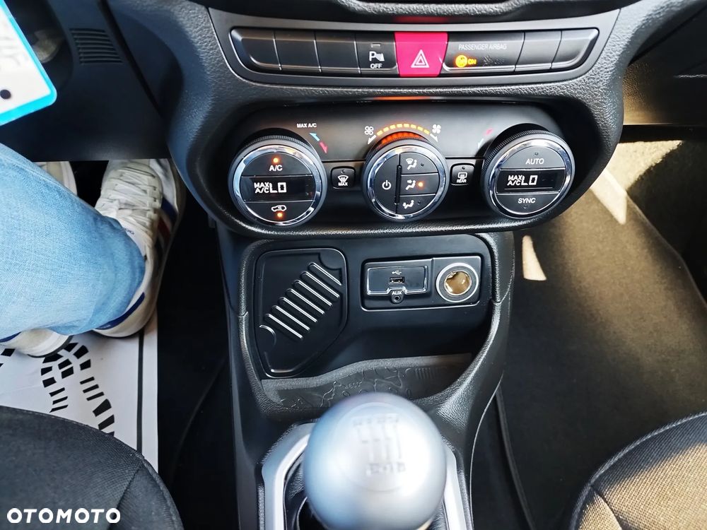Jeep Renegade - 36