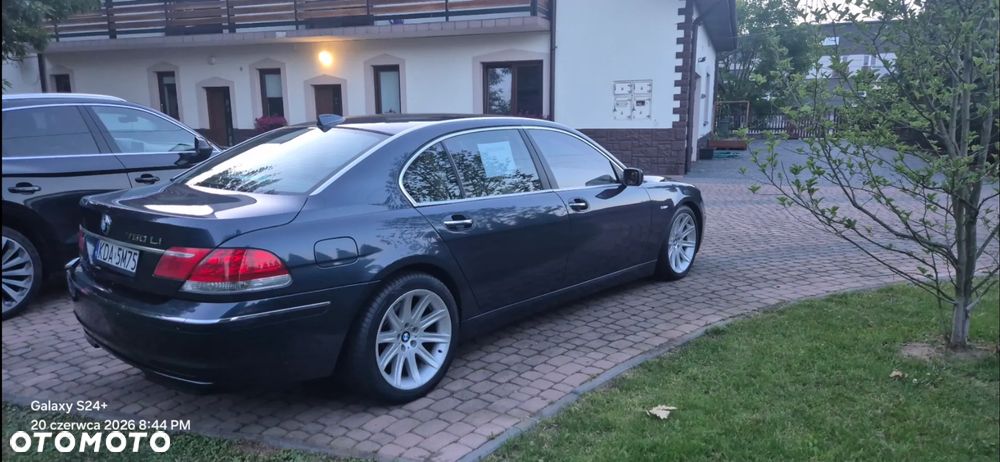 BMW Seria 7 750i L - 8