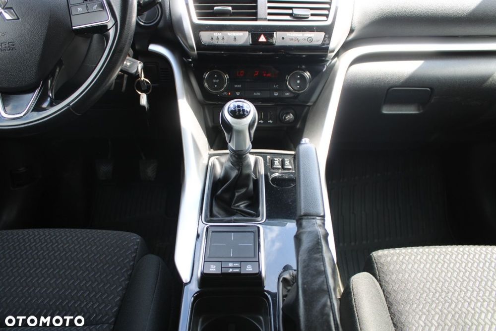 Mitsubishi Eclipse Cross - 34