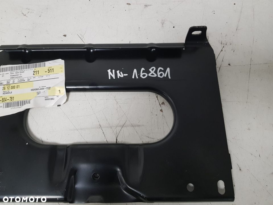 VW T5 LIFT T6 2010 - MOCOWANIE PODSTAWA AKUMULATORA NOWA 7E0804781 - 3