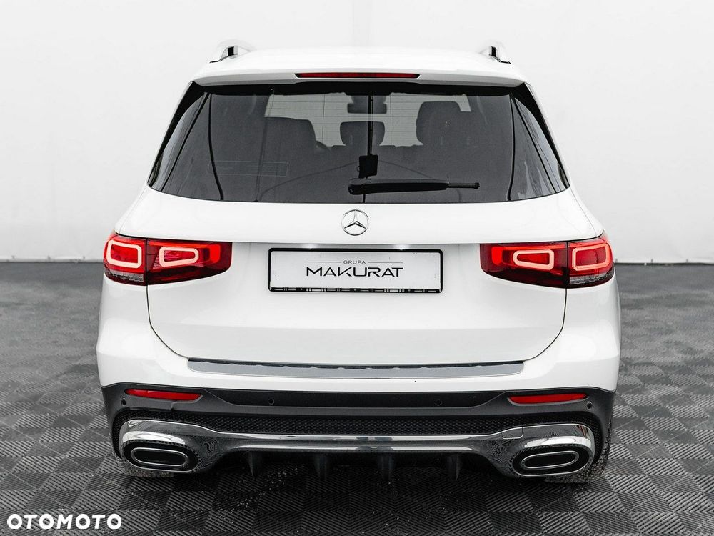 Mercedes-Benz GLB - 11