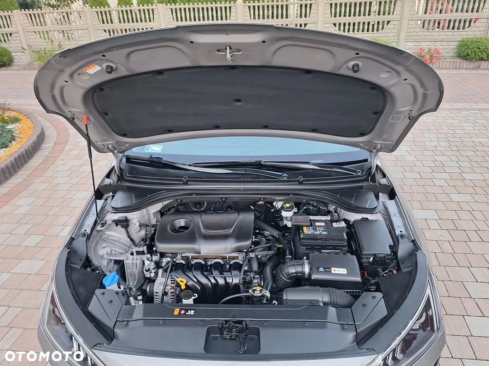 Hyundai Elantra 1.6 Style - 40