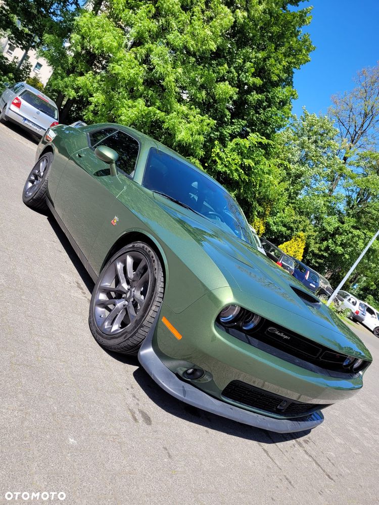 Dodge Challenger 6.4 Scat Pack - 2