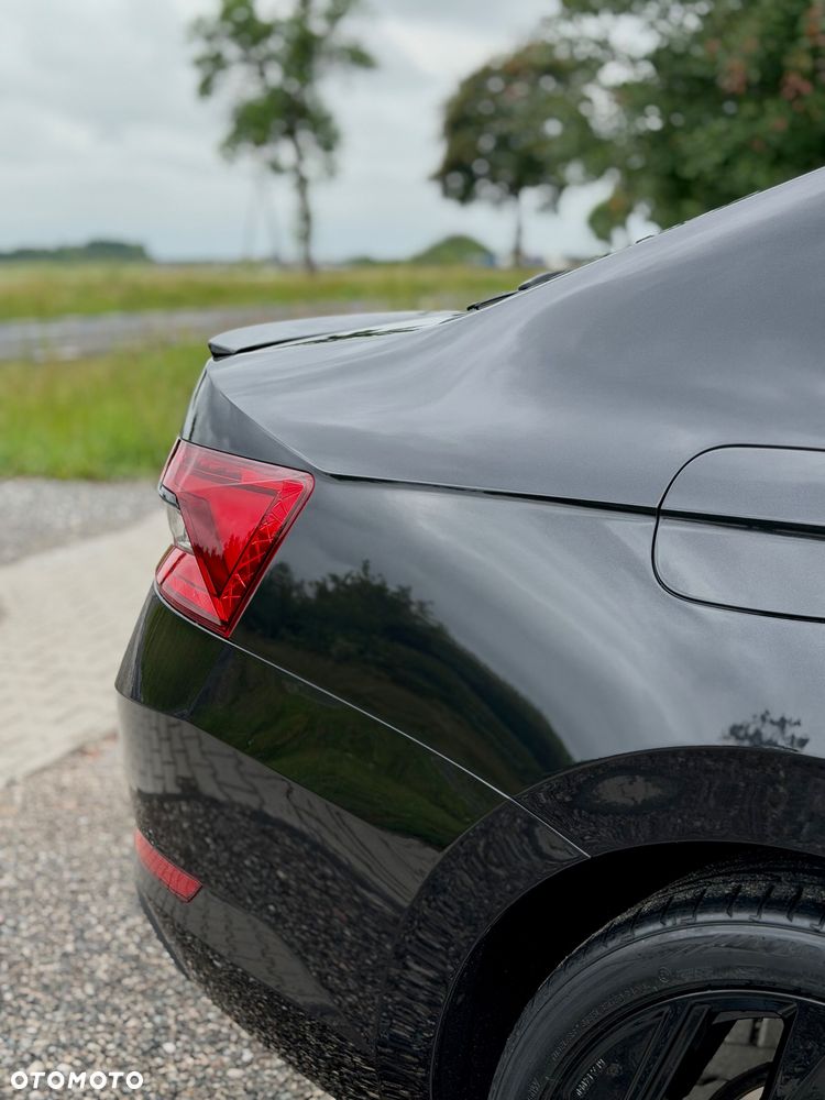 Skoda Superb 2.0 TDI Sportline - 36