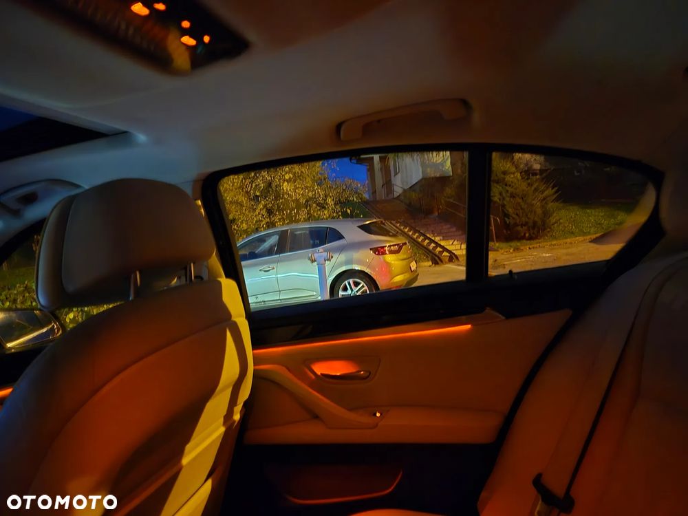 BMW Seria 5 528i - 17