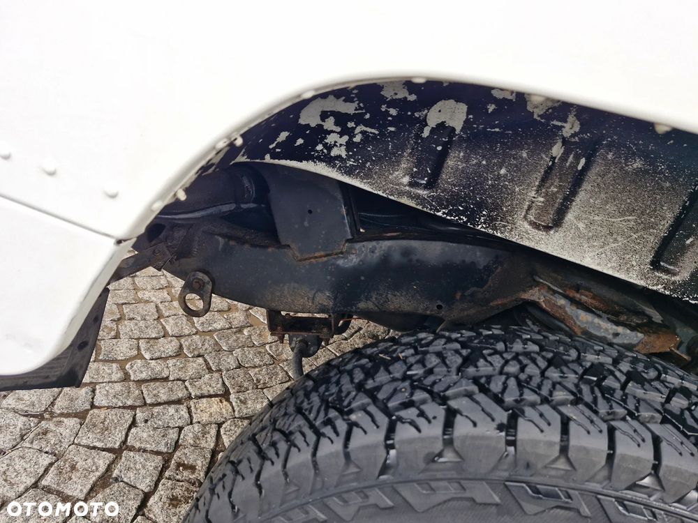 Land Rover Defender 2.2 TD4 E - 19