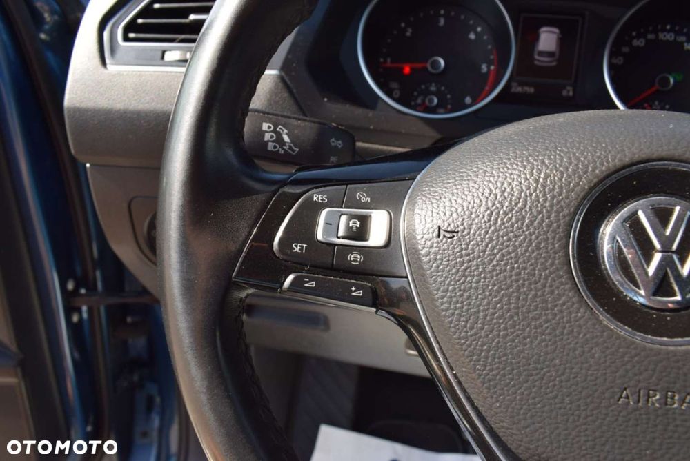 Volkswagen Tiguan - 30