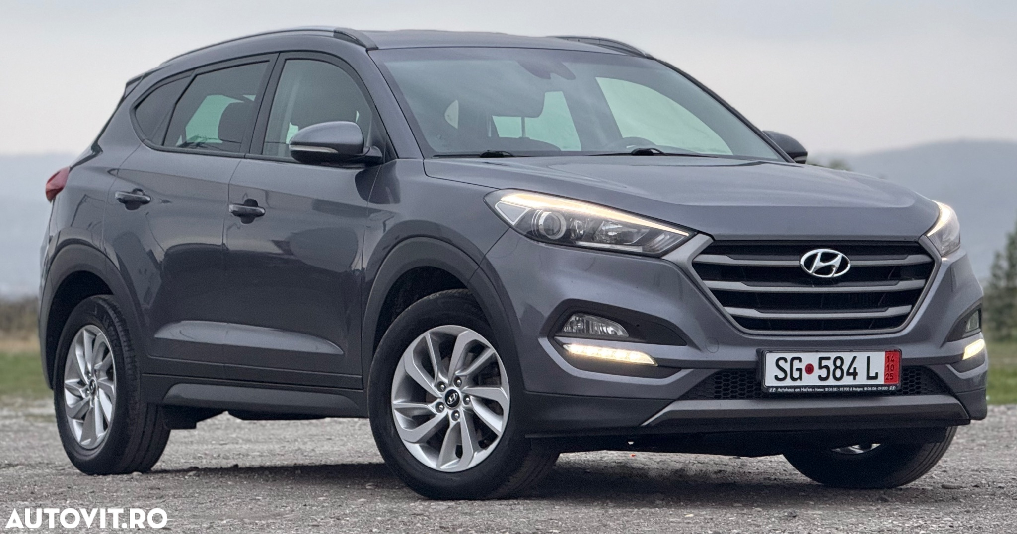 Hyundai Tucson 2.0 CRDI 4WD Automatik Premium - 2