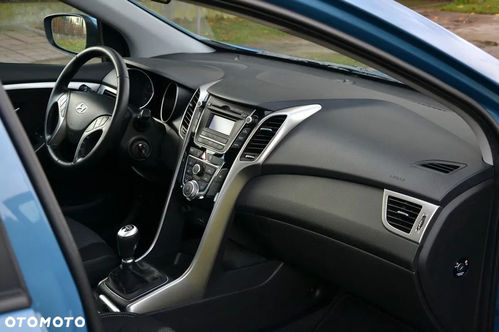 Hyundai i30 1.6 Comfort - 17