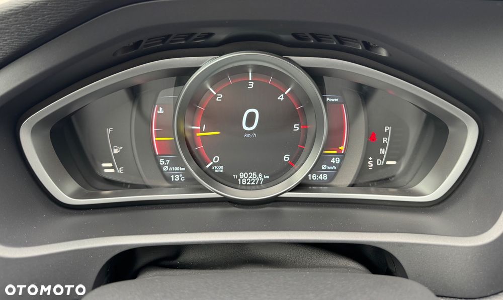 Volvo V40 D4 Geartronic Momentum - 14