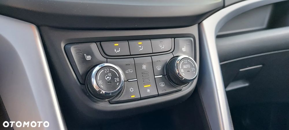 Opel Zafira 1.4 Turbo Business Innovation - 27