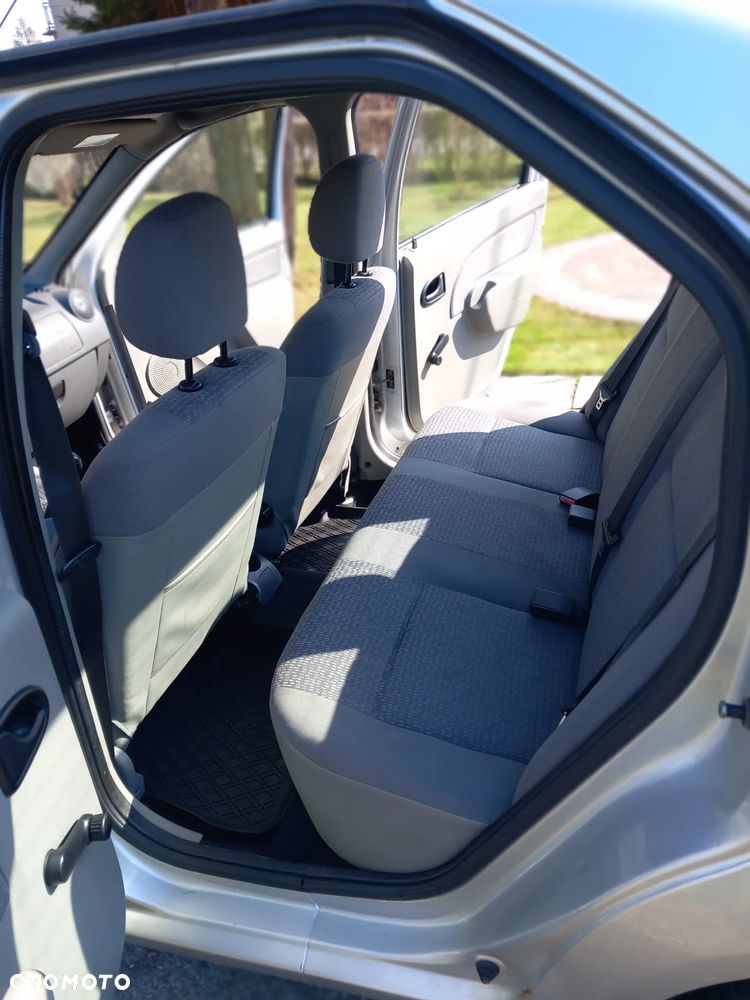 Dacia Logan 1.6 SL Arctica - 5