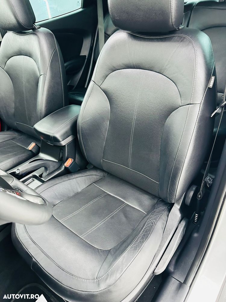 Hyundai ix35 1.7 CRDI 2WD Fifa World Cup Edition - 14