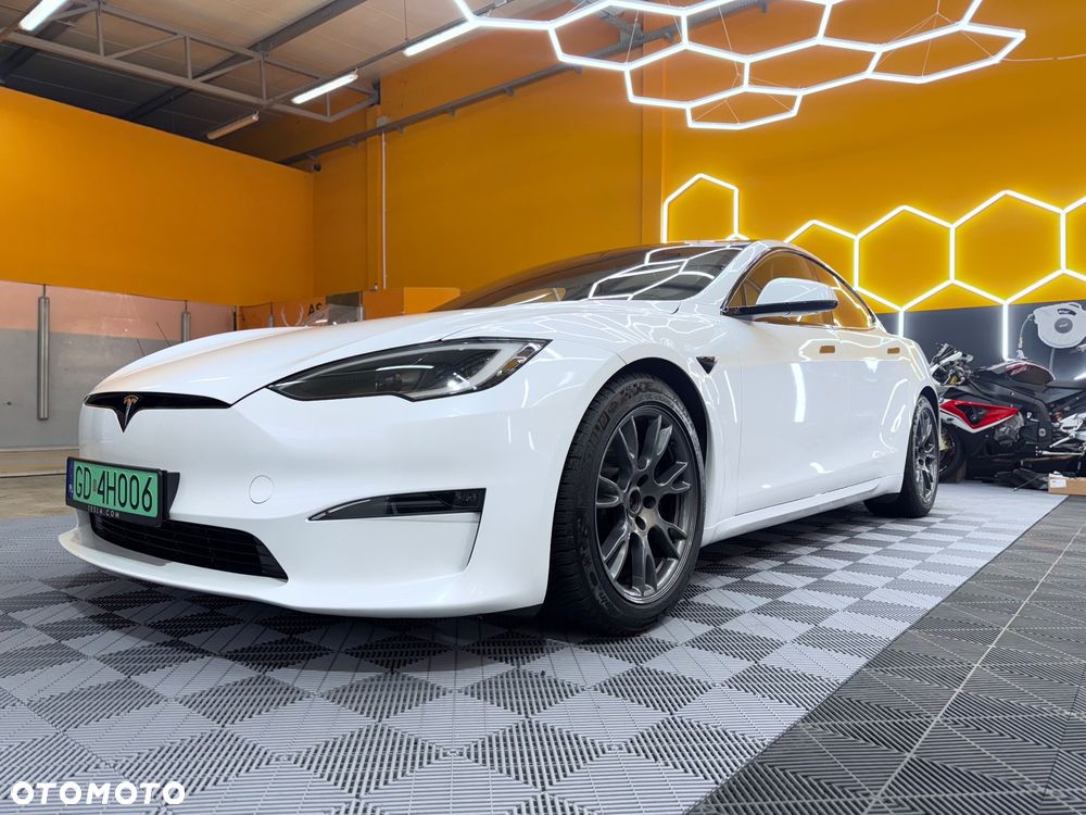 Tesla Model S - 11