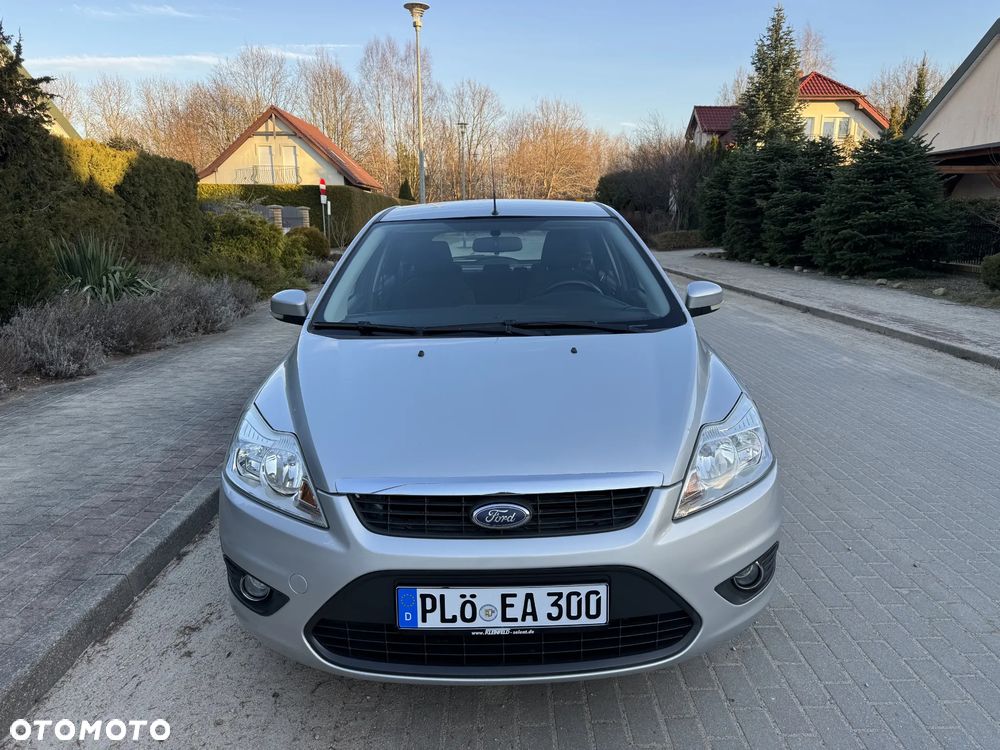 Ford Focus 1.6 16V Style+ - 10