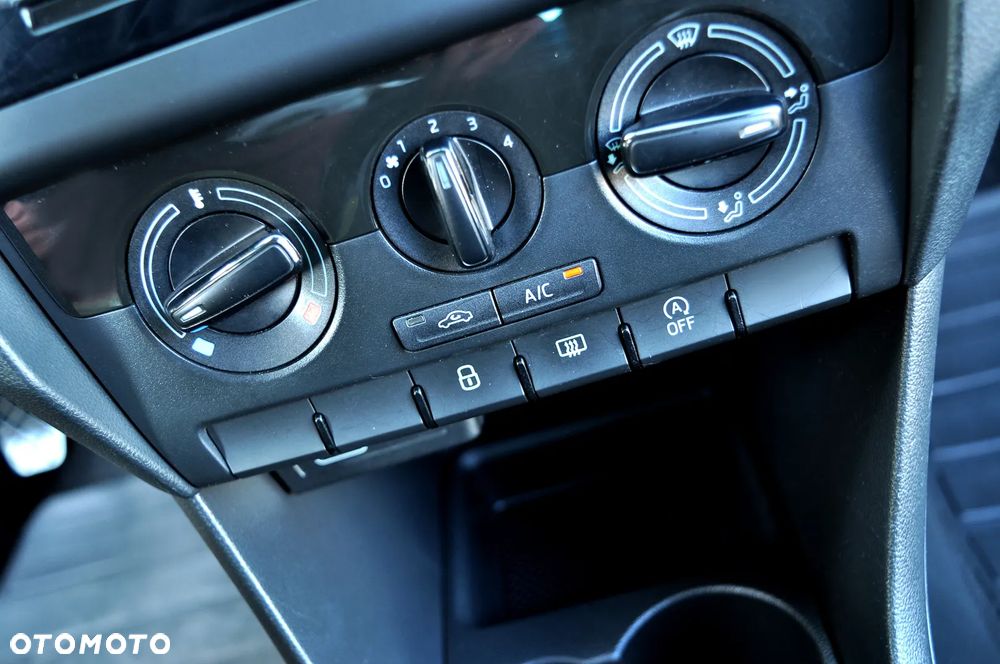 Skoda RAPID 1.0 TSI Style - 31