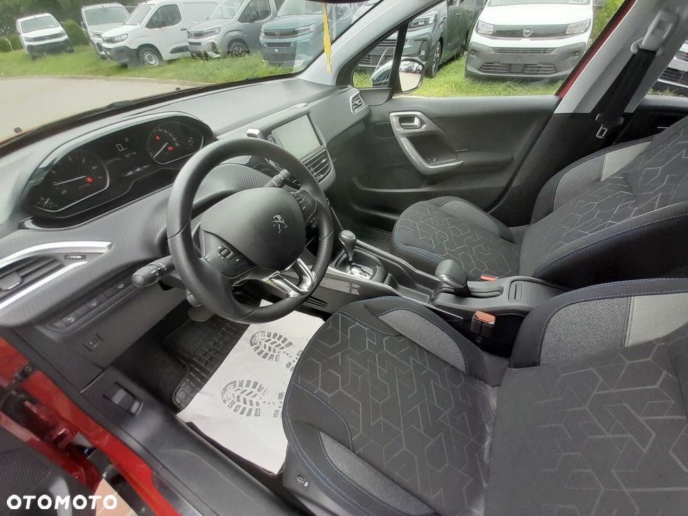 Peugeot 2008 1.2 Pure Tech Style S&S EAT6 - 12