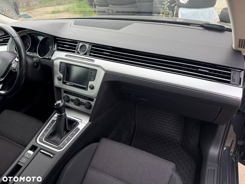 Volkswagen Passat 1.6 TDI (BlueMotion Technology) Comfortline - 12