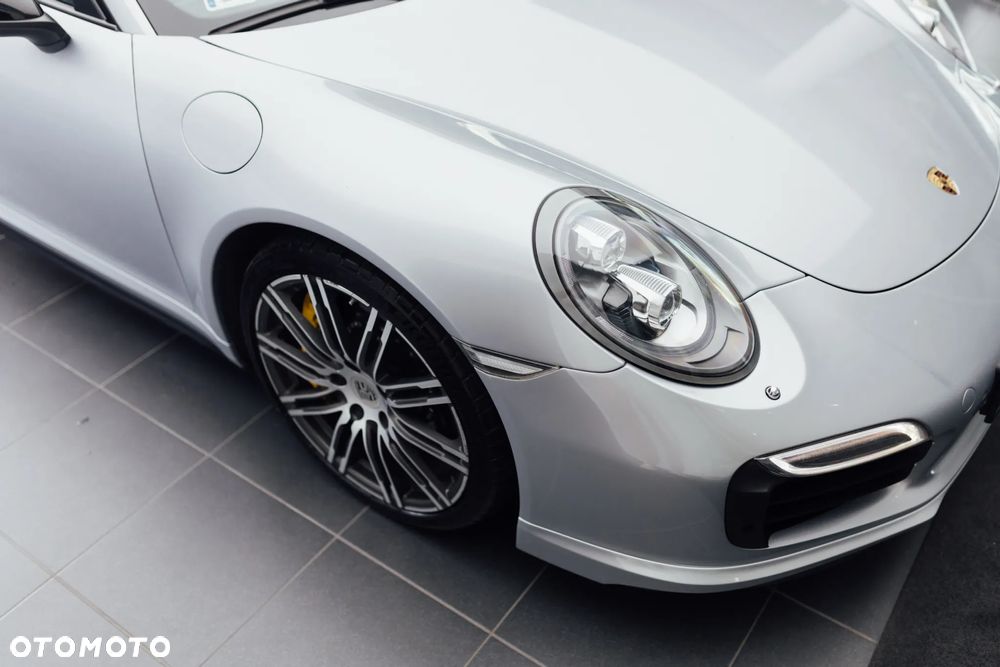 Porsche 911 Turbo S - 18