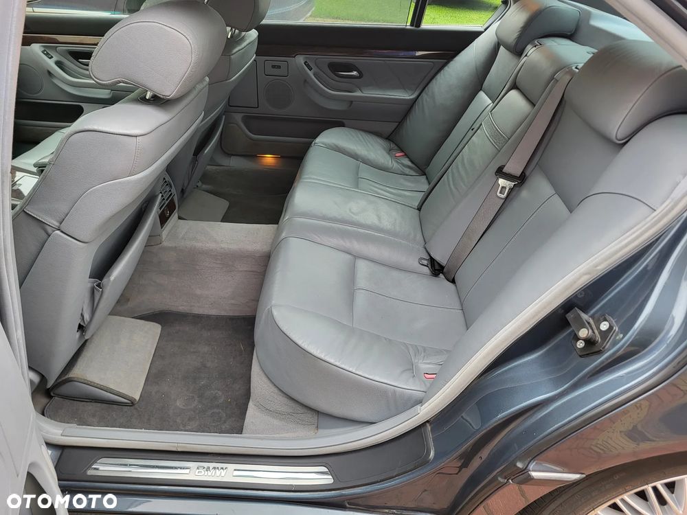 BMW Seria 7 740iL - 17