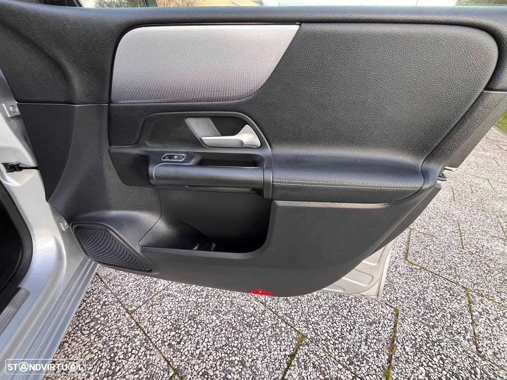 Mercedes-Benz B 180 d Style Plus Aut. - 39