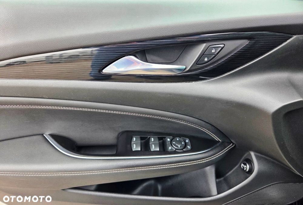 Opel Insignia 2.0 CDTI 4x4 Exclusive S&S - 24