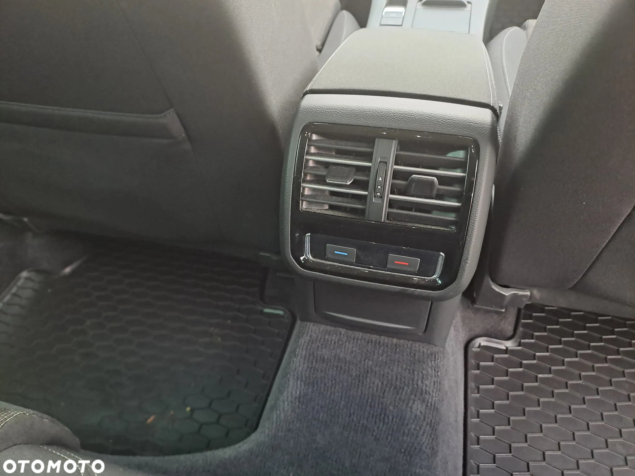 Volkswagen Passat 2.0 TDI BMT Highline DSG - 13