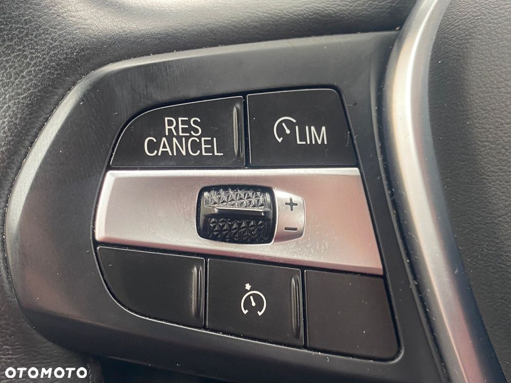 BMW X3 xDrive20i Advantage - 17