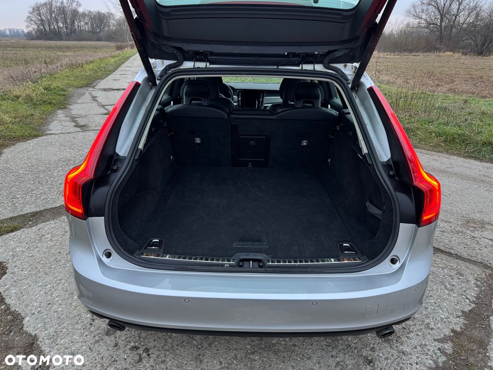 Volvo V90 D4 Momentum - 18