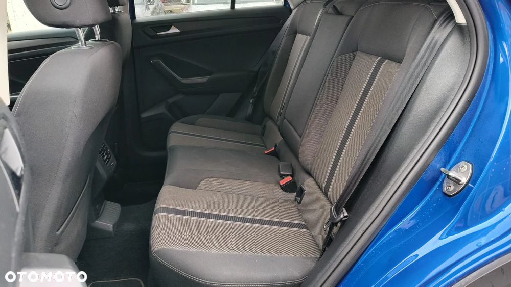 Volkswagen T-Roc - 11