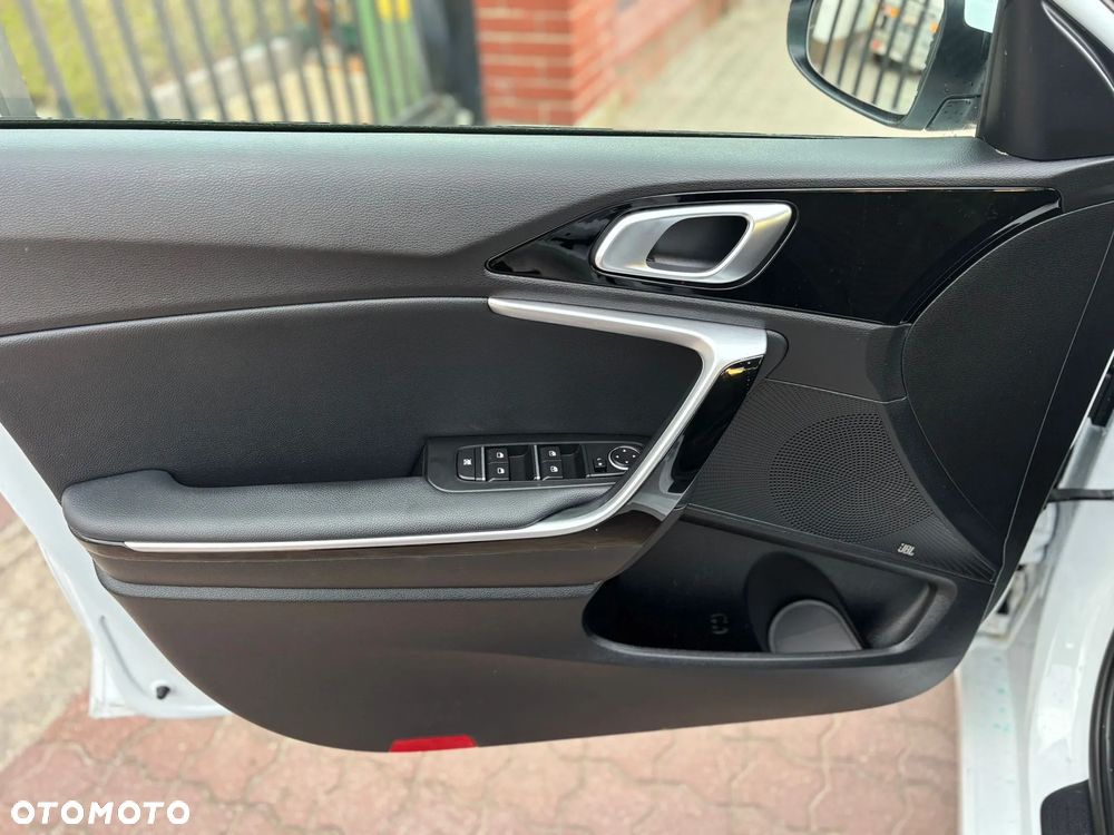 Kia Ceed 1.5 T-GDI OPF JBL Sound Edition - 17