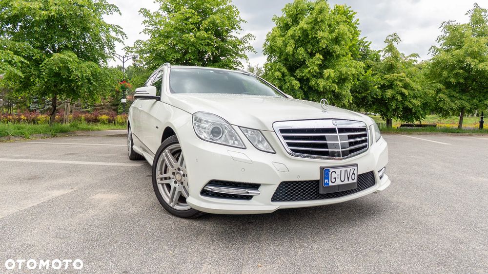 Mercedes-Benz Klasa E 500 BlueEFFICIENCY 7G-TRONIC Avantgarde - 21