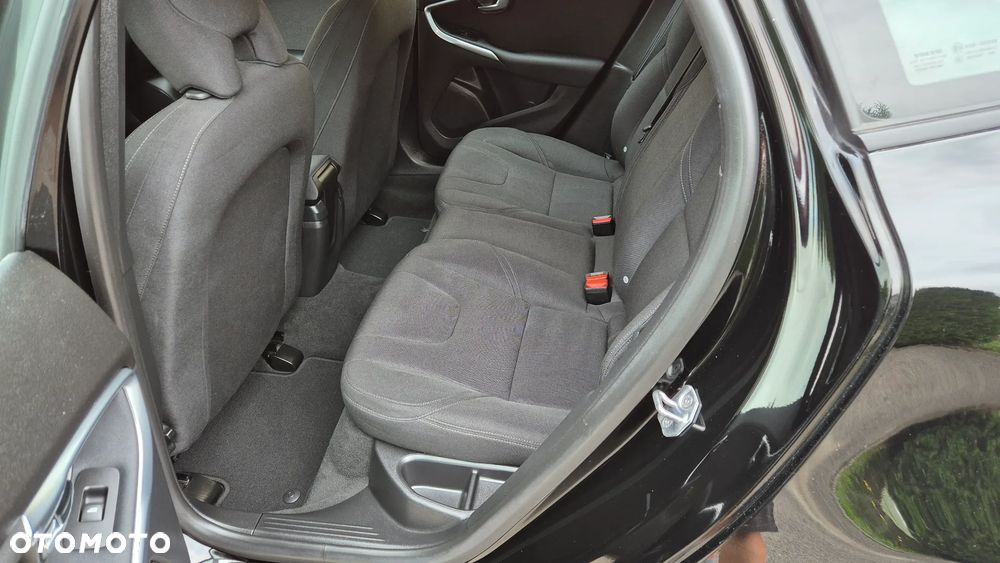Volvo V40 T2 Momentum - 12
