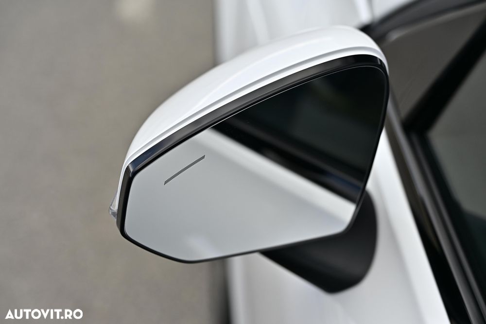 Volvo EX30 Single Motor Extended Range RWD Core - 28