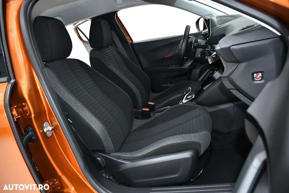 Peugeot 2008 1.2 L PureTech STT EAT8 Allure - 5