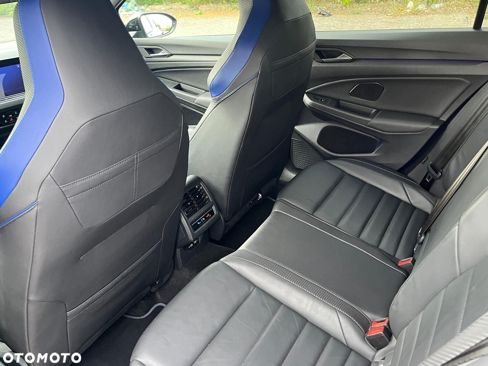 Volkswagen Golf - 28