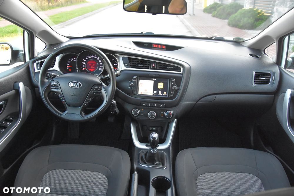 Kia Ceed 1.4 CVVT Dream-Team Edition - 23