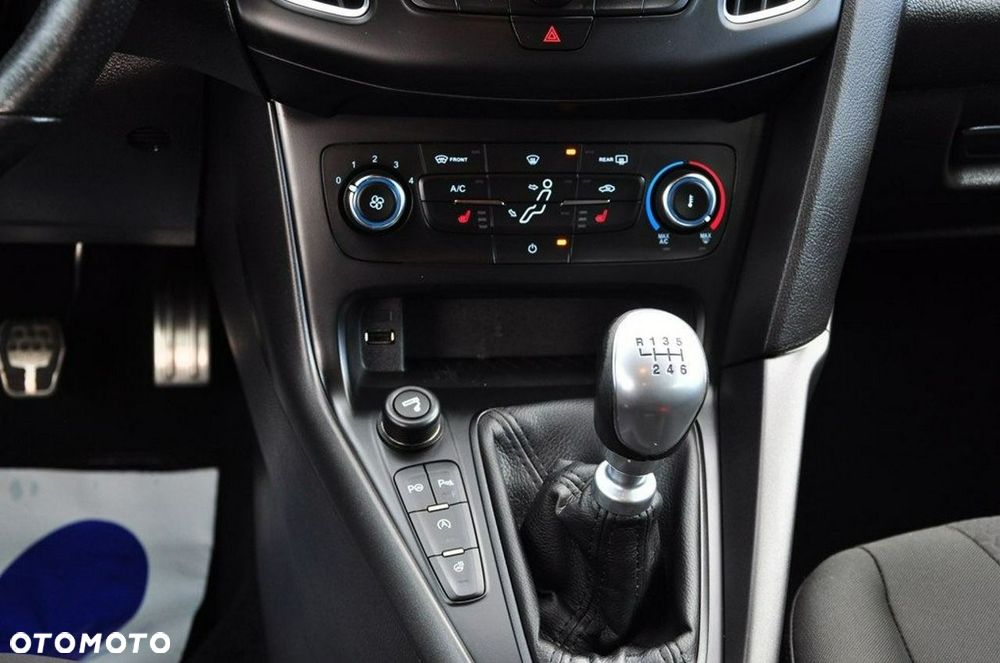 Ford Focus 1.5 EcoBoost STart-Stopp-System ST-LINE - 36