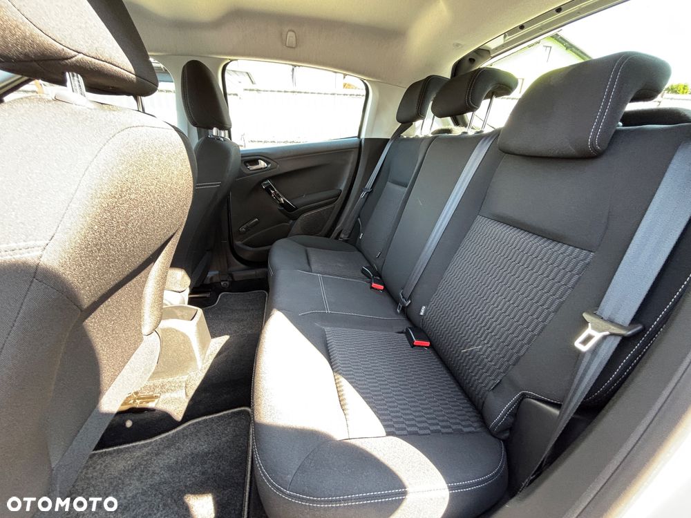 Peugeot 208 1.2 PureTech Active - 18