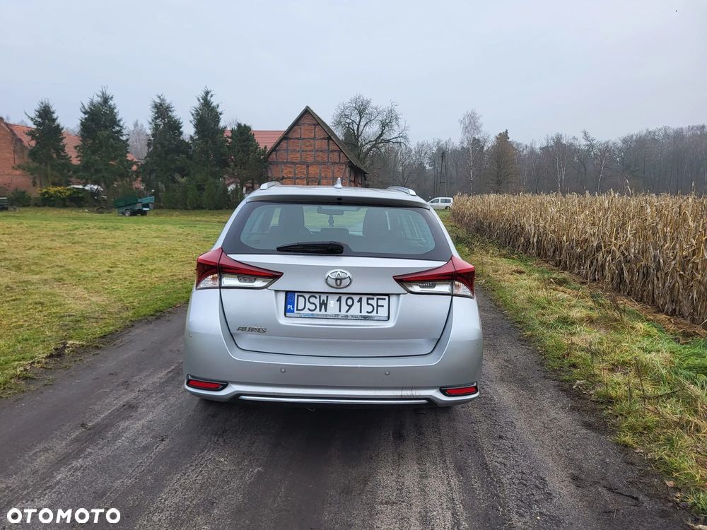 Toyota Auris 1.6 D-4D Premium - 5