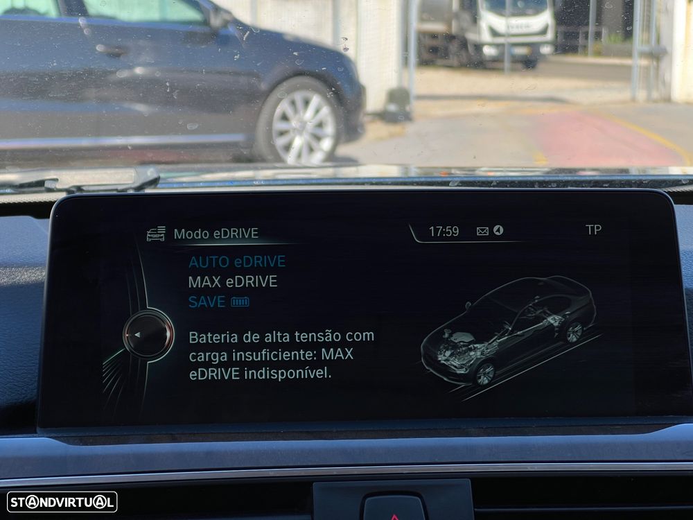 BMW 330 e iPerformance Line Luxury - 23