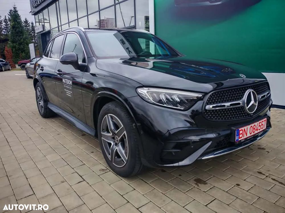 Mercedes-Benz GLC 300 4Matic 9G-TRONIC AMG Line Advanced - 3