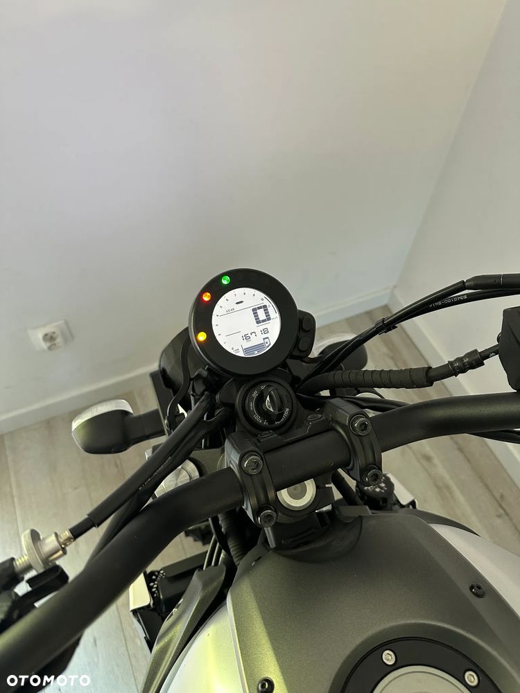 Yamaha XSR - 21