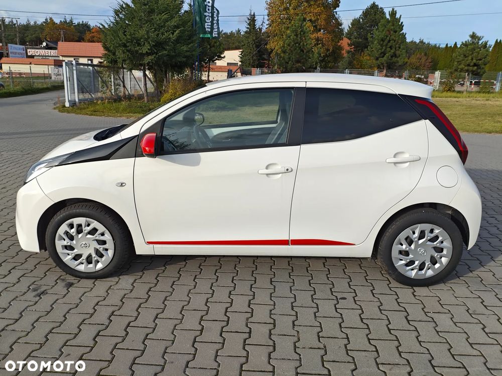 Toyota Aygo x.shift x-play connect - 1